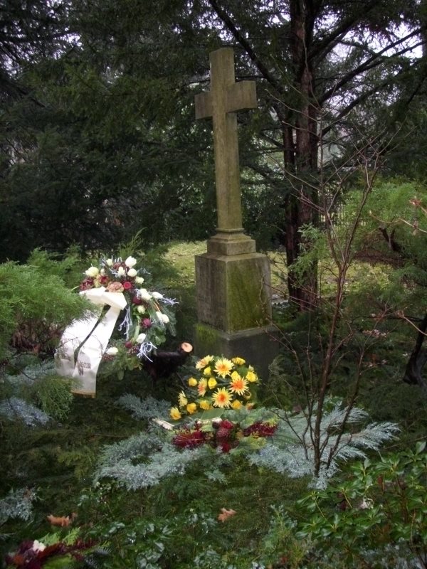 Grabstätte von Erhard Schmidt und seiner Gattin Bertha